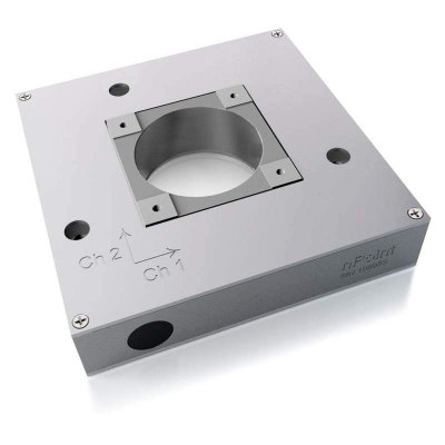 nPXY200‑101 high‑precision piezo XY stage on white background