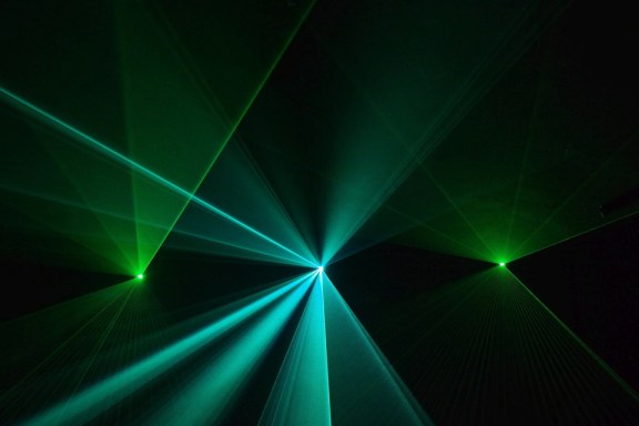 Taunton’s Optics Innovation: Where Physics Meets Precision