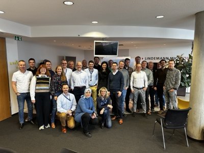 How Structured Problem Solving Accelerates Innovation in Complex Technology Organizations