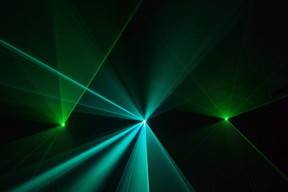 Taunton’s Optics Innovation: Where Physics Meets Precision